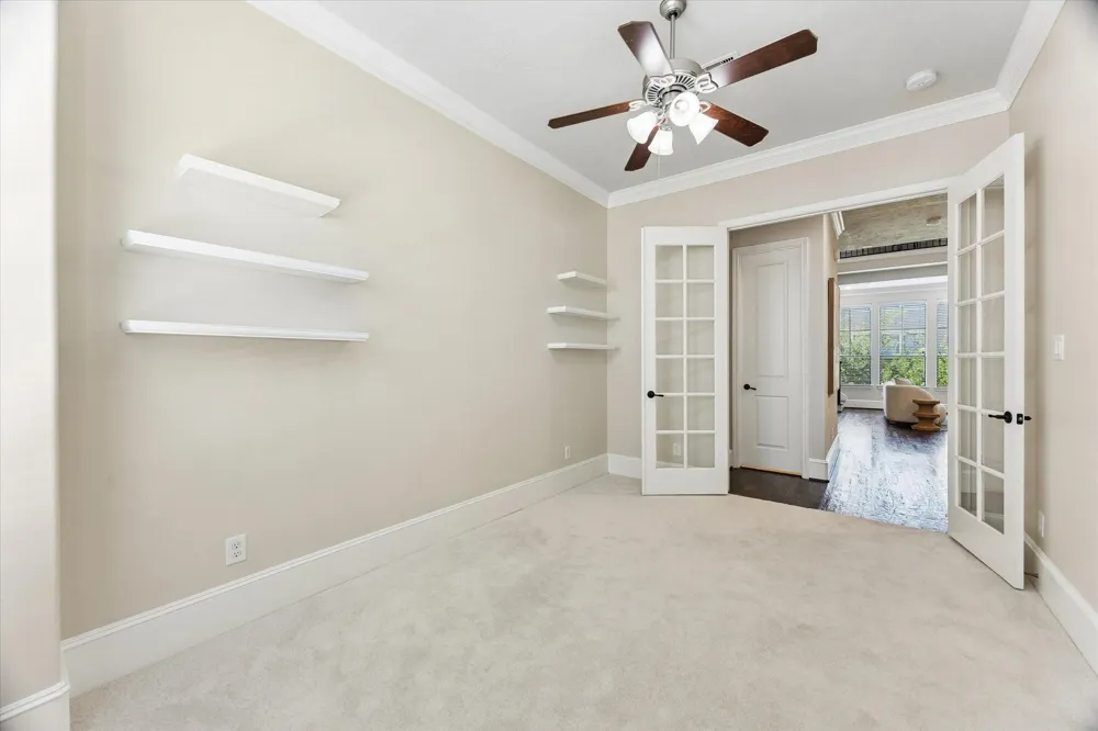 1045 W 22nd Street #K Houston, TX 77008