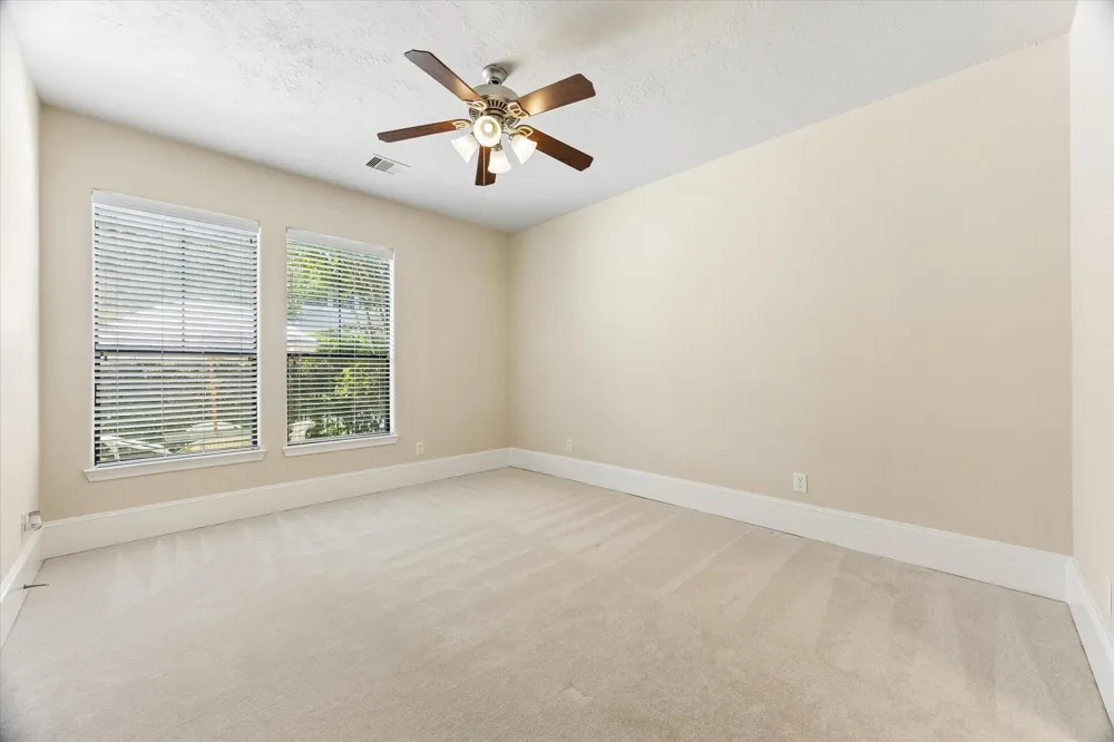 1045 W 22nd Street #K Houston, TX 77008