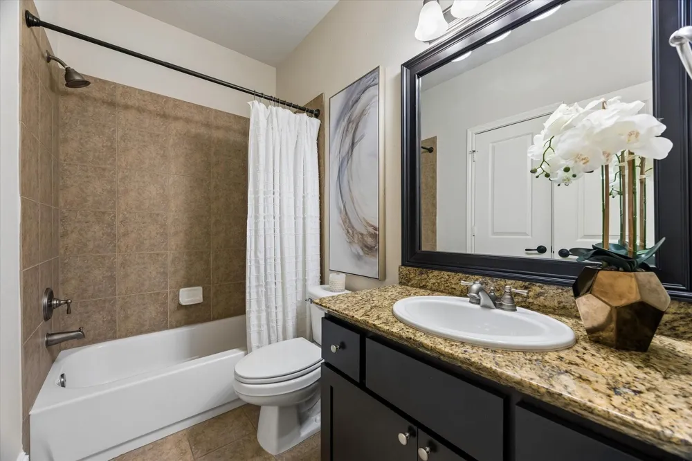 1045 W 22nd Street #K Houston, TX 77008