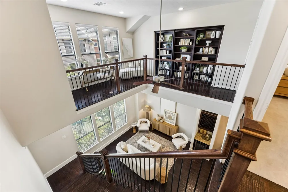 1045 W 22nd Street #K Houston, TX 77008