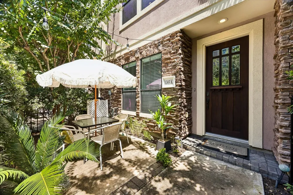 1045 W 22nd Street #K Houston, TX 77008