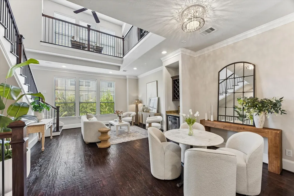 1045 W 22nd Street #K Houston, TX 77008