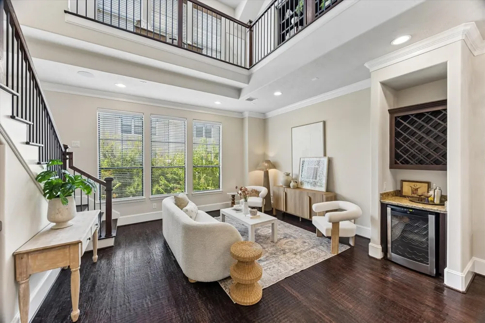 1045 W 22nd Street #K Houston, TX 77008