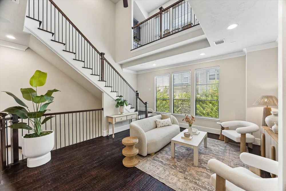 1045 W 22nd Street #K Houston, TX 77008