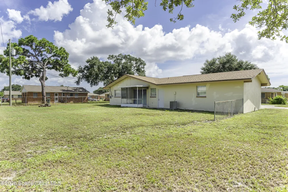 506 Walker Street Melbourne, FL 32901