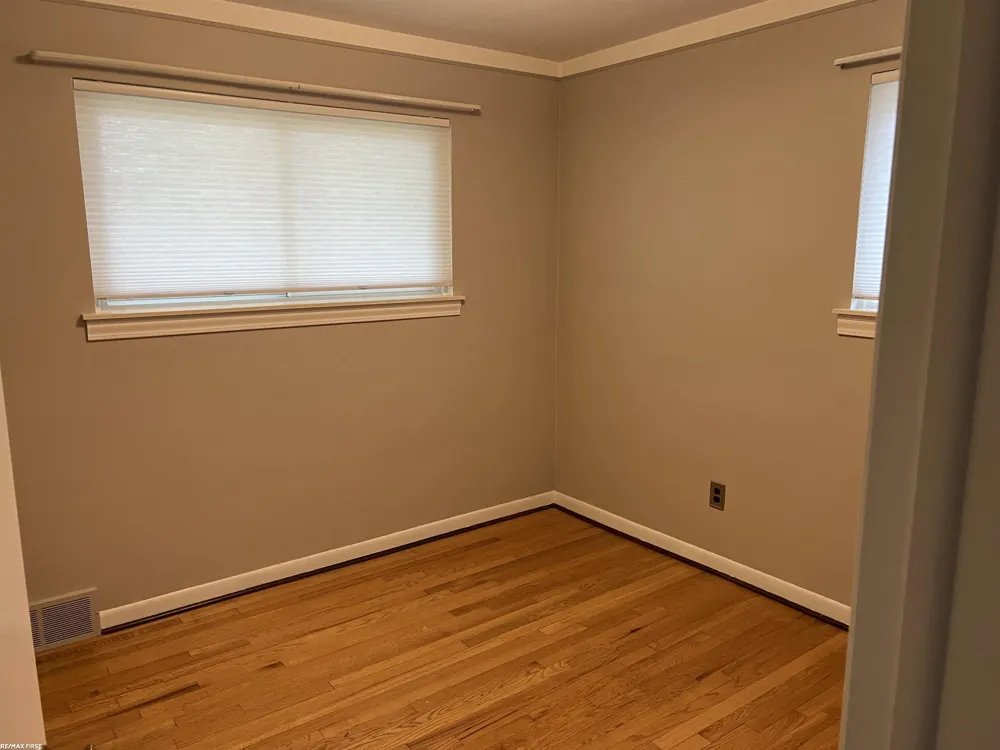 18285 Breezeway Drive Fraser City, MI 48026