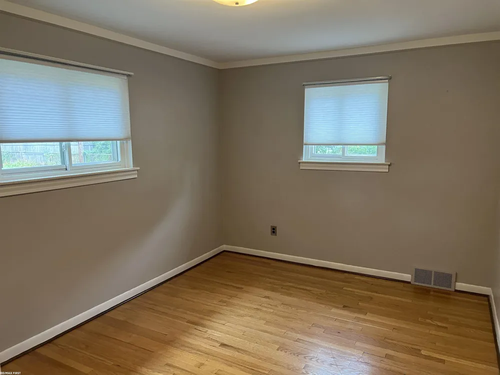18285 Breezeway Drive Fraser City, MI 48026