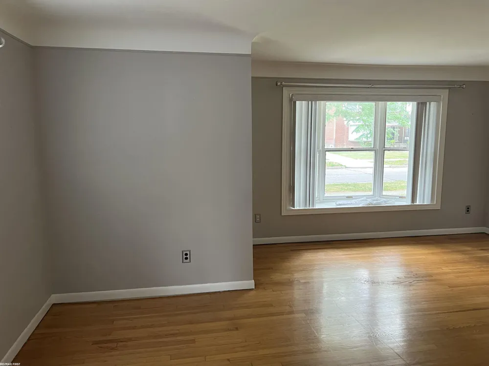 18285 Breezeway Drive Fraser City, MI 48026