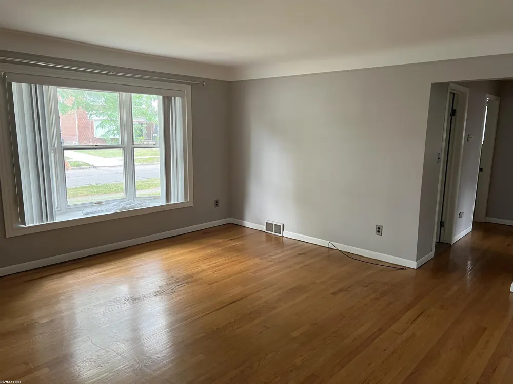 18285 Breezeway Drive Fraser City, MI 48026