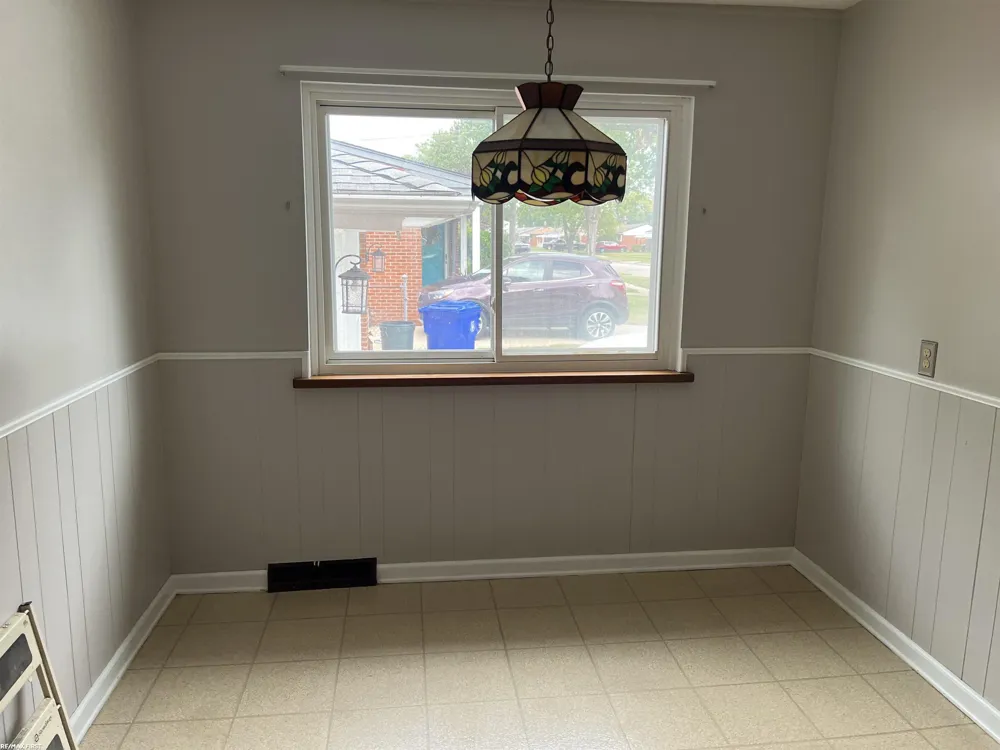 18285 Breezeway Drive Fraser City, MI 48026