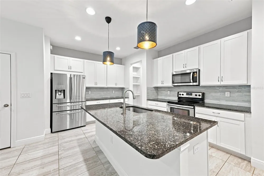 17871 STELLA MOON PLACE Lutz, FL 33558