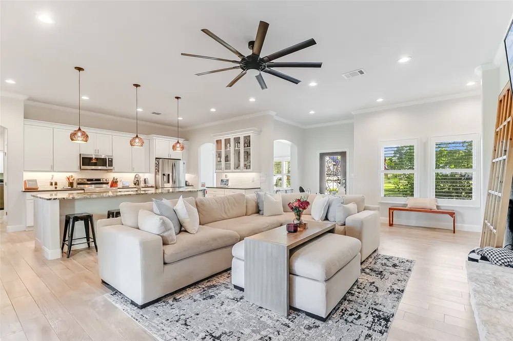 216 Enclave Drive Kingsland, TX 78639