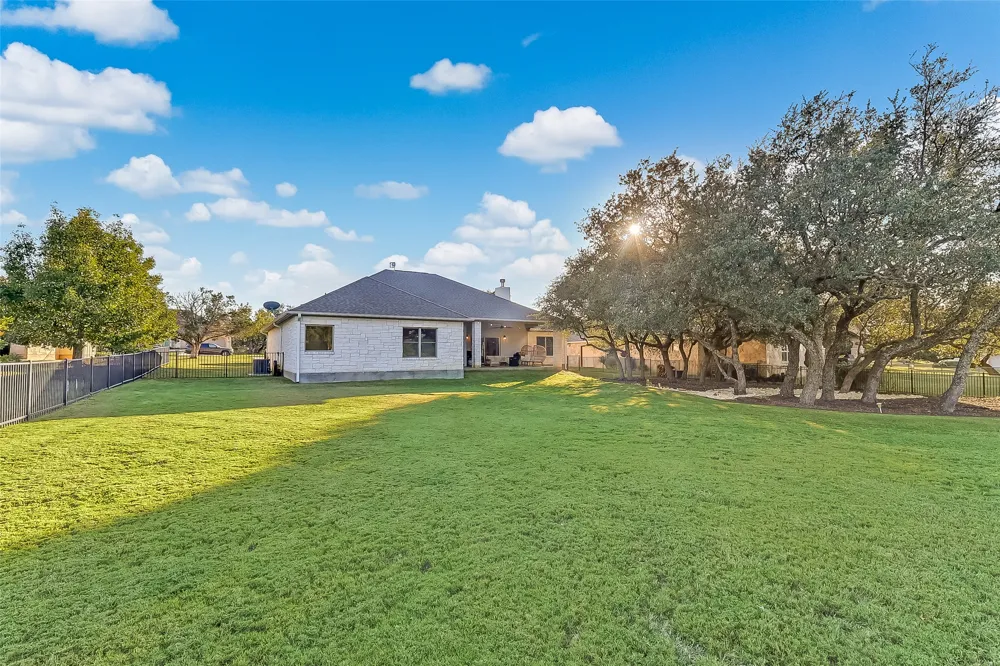 216 Enclave Drive Kingsland, TX 78639