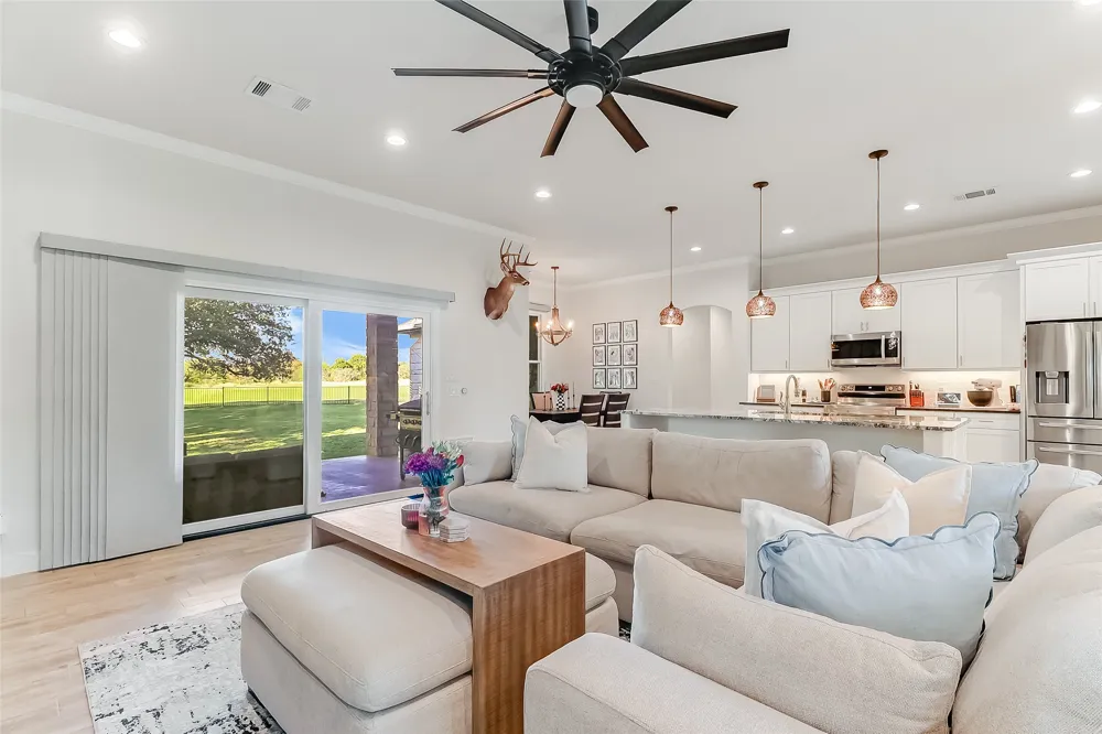 216 Enclave Drive Kingsland, TX 78639