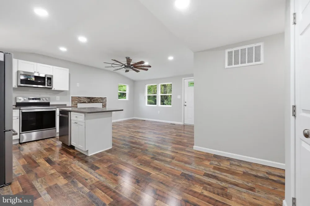 3013 BOSS ARNOLD ROAD E Jefferson, MD 21755