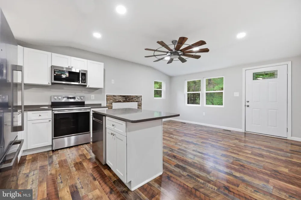 3013 BOSS ARNOLD ROAD E Jefferson, MD 21755