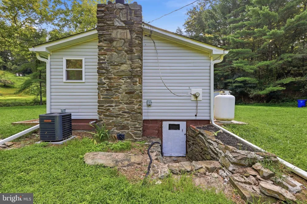 3013 BOSS ARNOLD ROAD E Jefferson, MD 21755