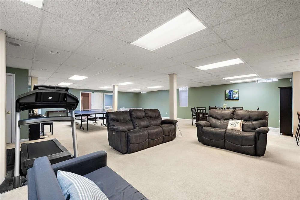 48973 Woodson Way Canton Charter Township, MI 48187