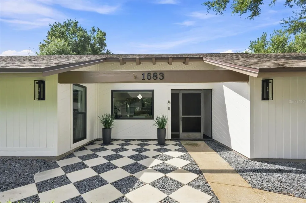 1683 OAK PLACE Clearwater, FL 33755