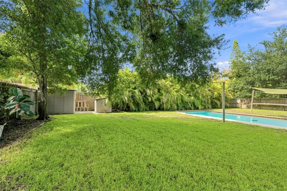 1683 OAK PLACE Clearwater, FL 33755