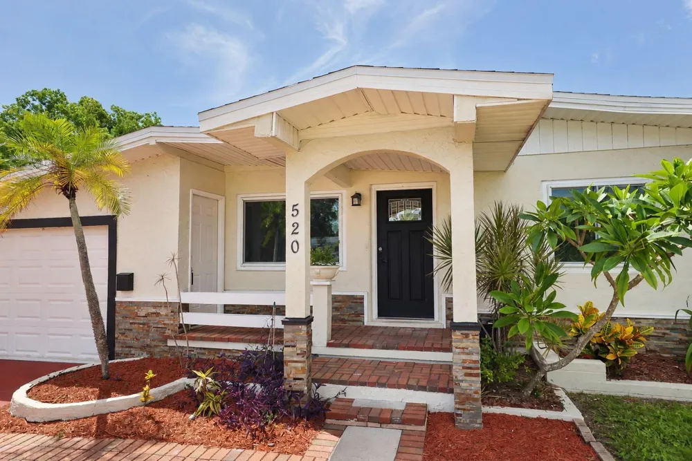 520 83RD AVENUE St Petersburg, FL 33702