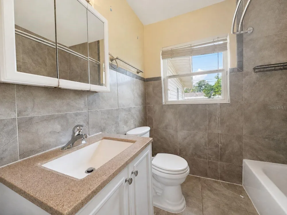 520 83RD AVENUE St Petersburg, FL 33702