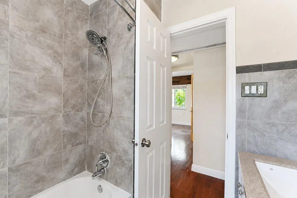 520 83RD AVENUE St Petersburg, FL 33702