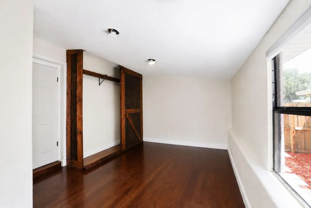 520 83RD AVENUE St Petersburg, FL 33702