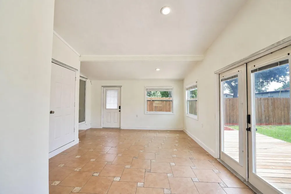 520 83RD AVENUE St Petersburg, FL 33702