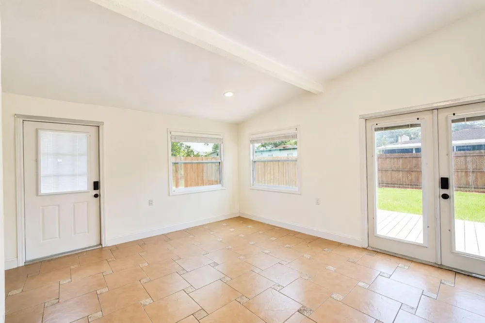 520 83RD AVENUE St Petersburg, FL 33702