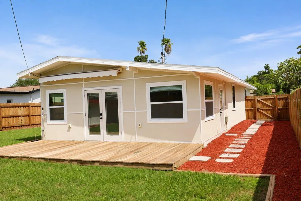 520 83RD AVENUE St Petersburg, FL 33702