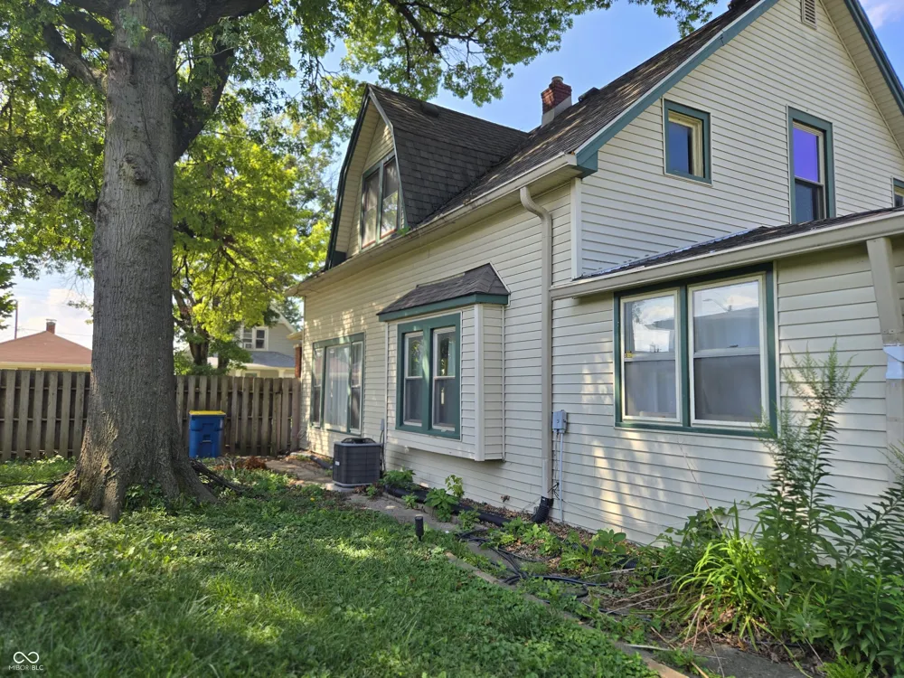 952 Albany Street Indianapolis, IN 46203