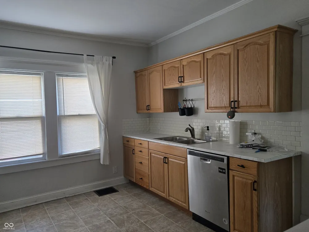 952 Albany Street Indianapolis, IN 46203
