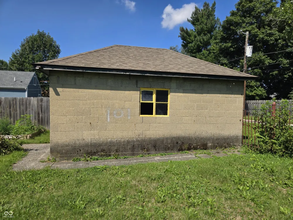 952 Albany Street Indianapolis, IN 46203