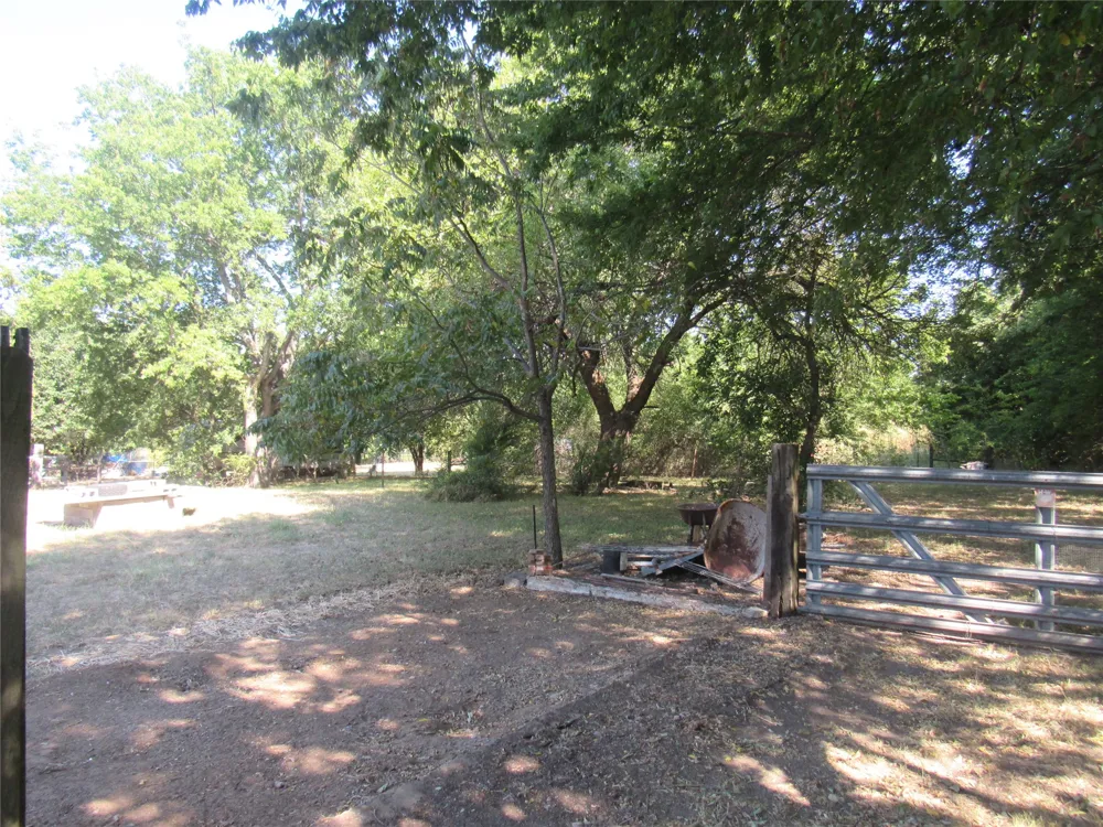 17700 FM 901 Gordonville, TX 76245