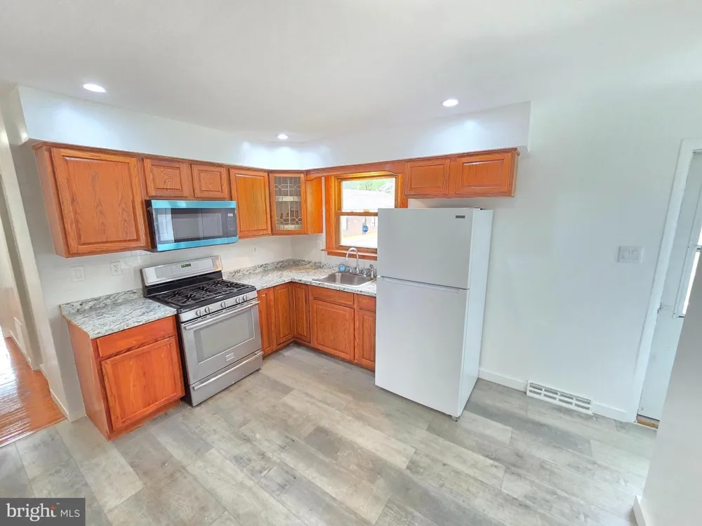 342 WASHINGTON Mount Holly, NJ 08060