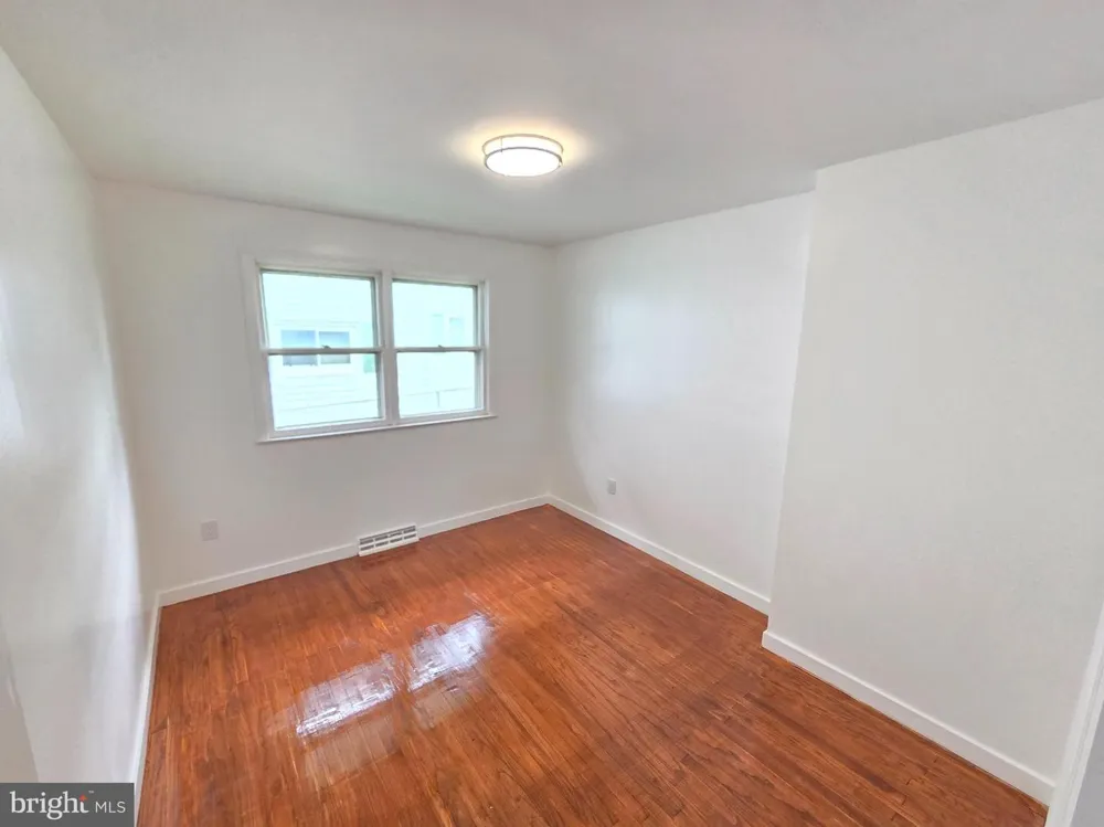 342 WASHINGTON Mount Holly, NJ 08060