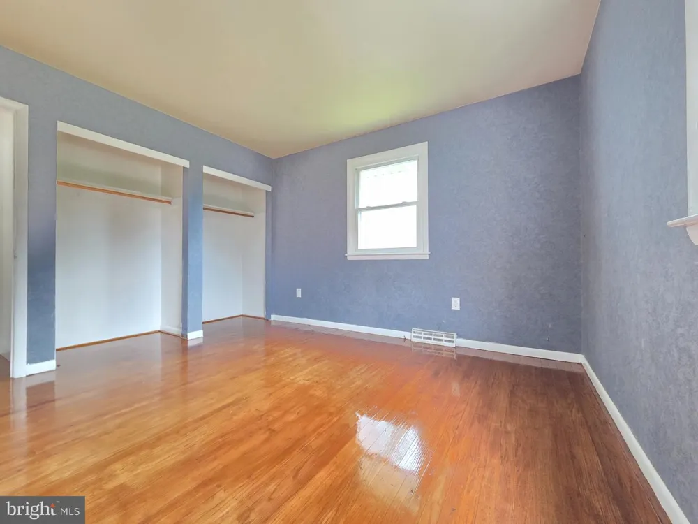 342 WASHINGTON Mount Holly, NJ 08060