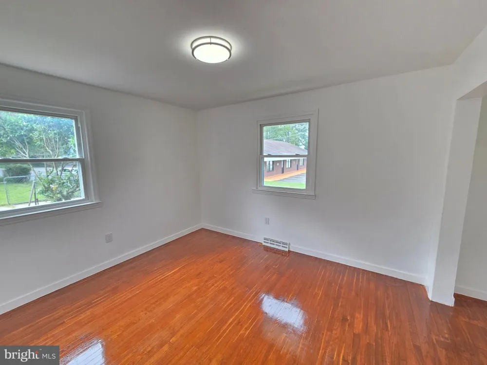 342 WASHINGTON Mount Holly, NJ 08060