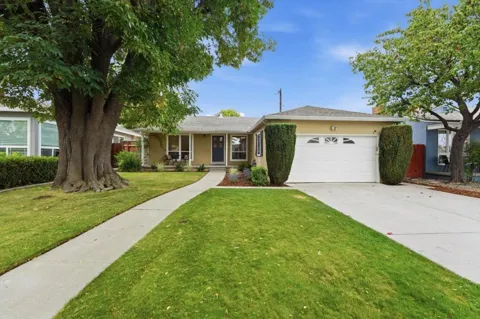 553 Baywood Avenue