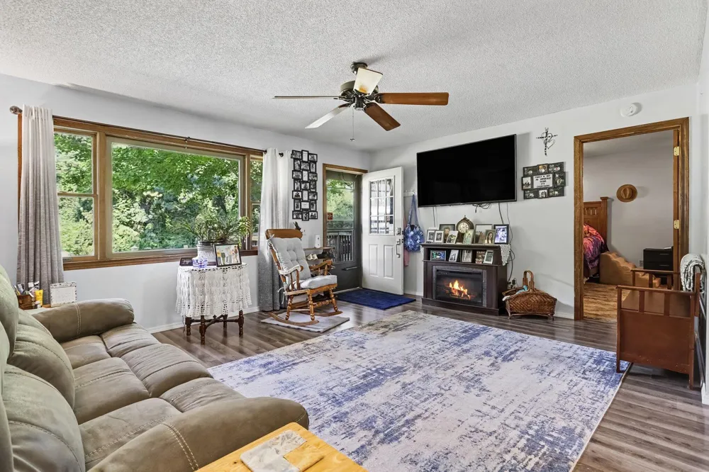 5193 Oak Coloma, MI 49038