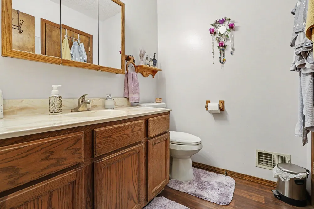 5193 Oak Coloma, MI 49038