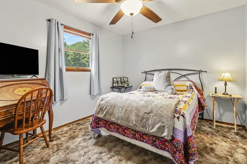 5193 Oak Coloma, MI 49038