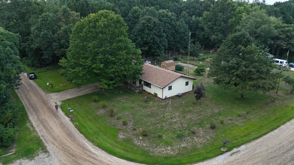 5193 Oak Coloma, MI 49038