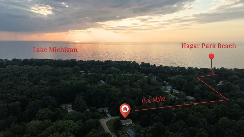 5193 Oak Coloma, MI 49038