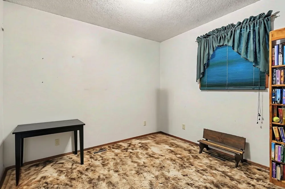 5193 Oak Coloma, MI 49038