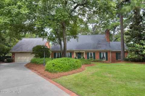 9 Roundhill Court