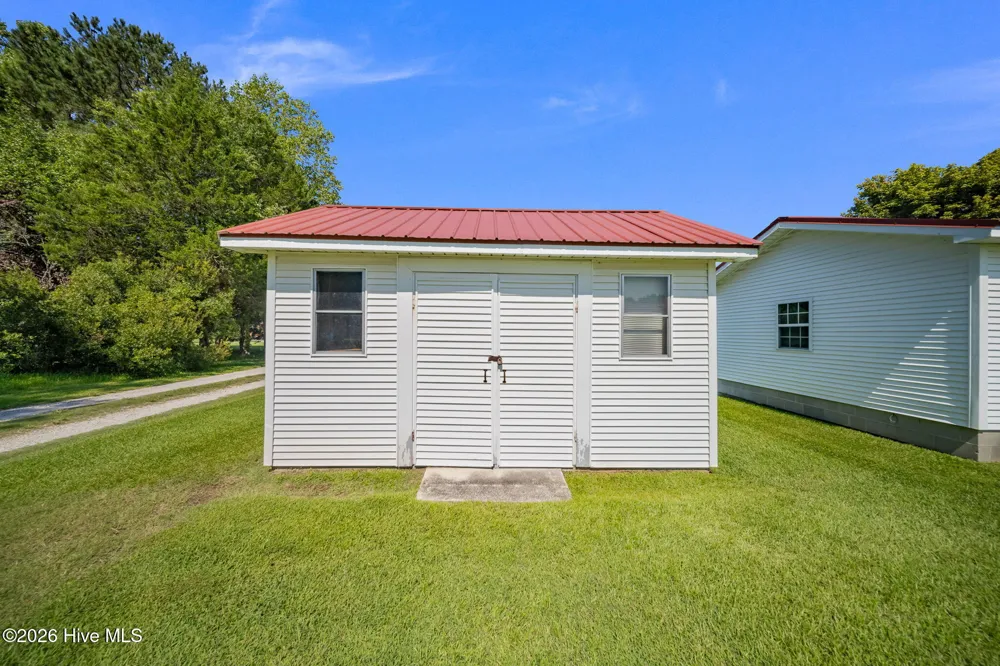 1847 Anderson Road Watha, NC 28478
