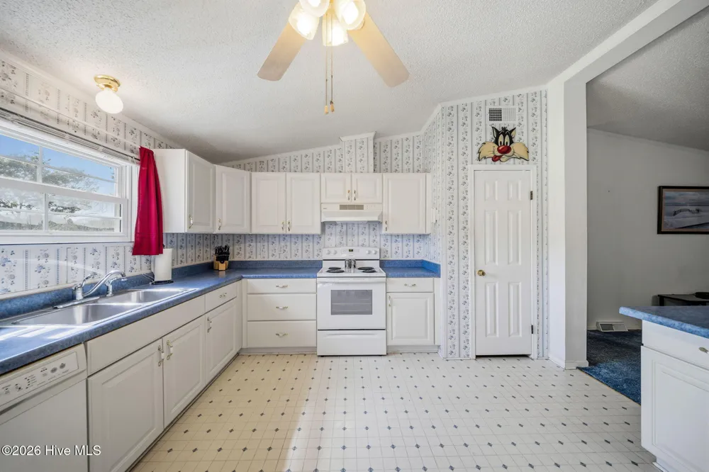 1847 Anderson Road Watha, NC 28478