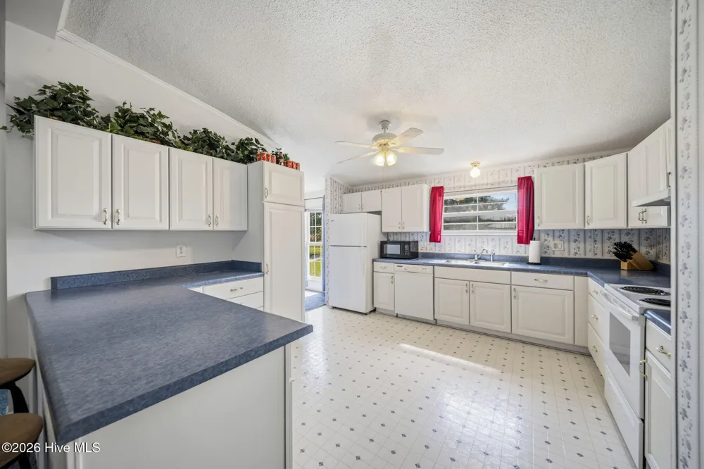 1847 Anderson Road Watha, NC 28478